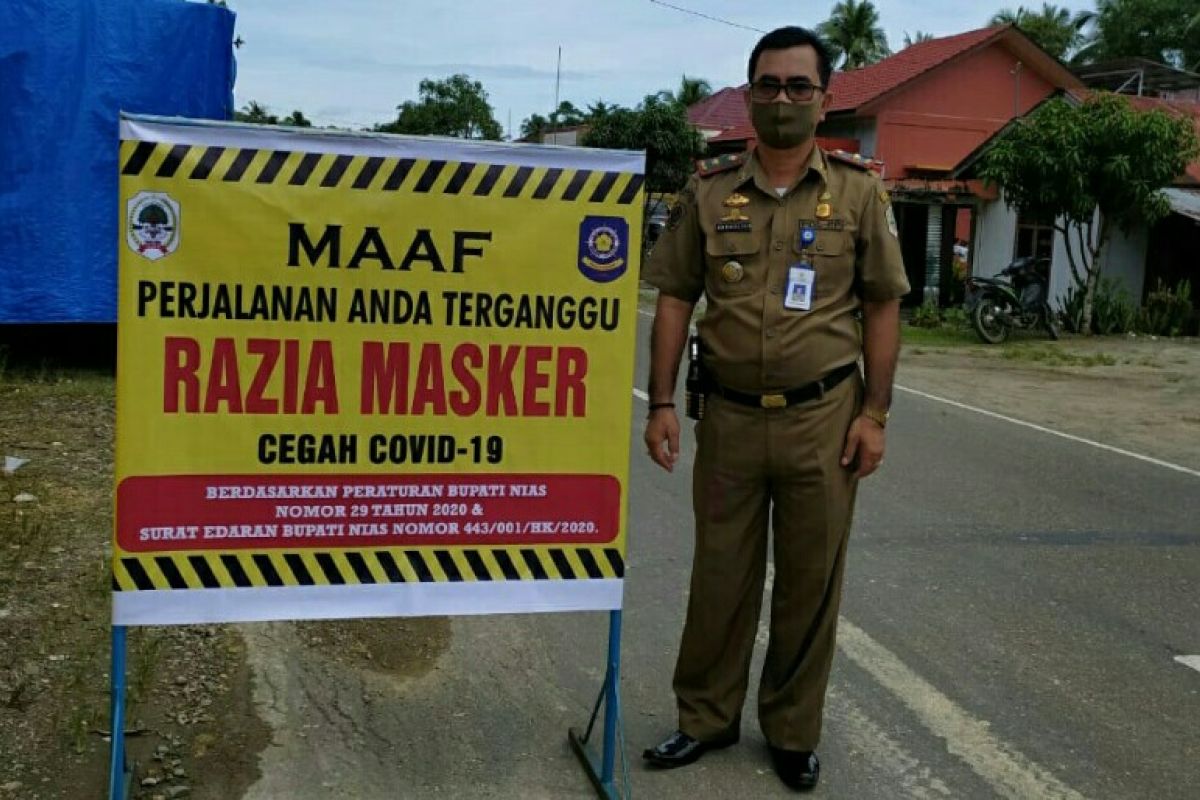 Tim gabungan gelar razia penggunaan masker di Kabupaten Nias