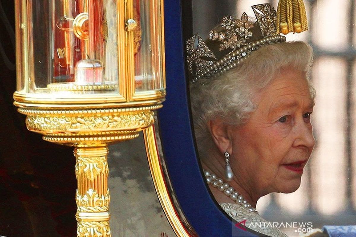Tayangkan berbagai film, Ratu Elizabeth II gelar nonton drive-in di kediamannya