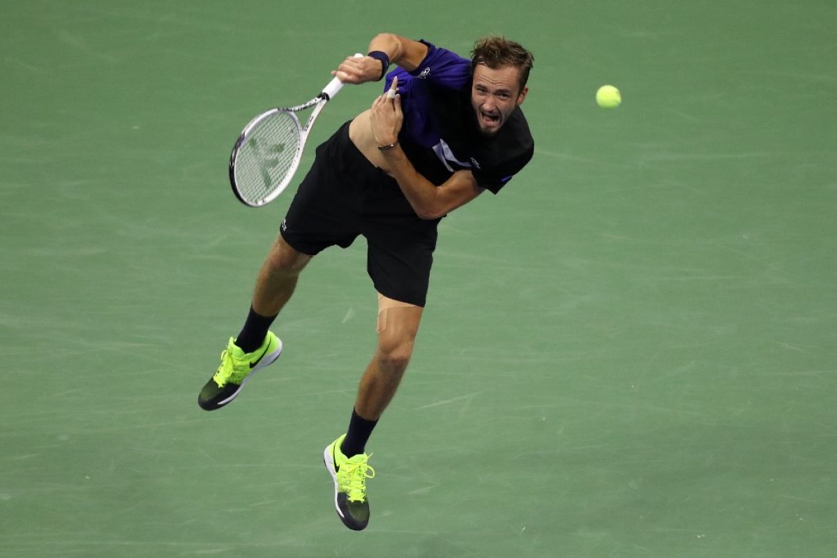 Medvedev  maju ke perempat final US Open