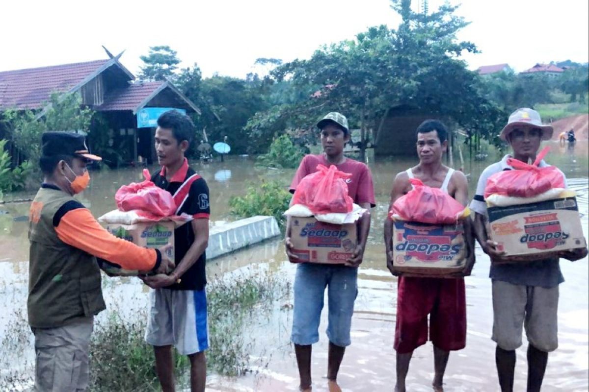 Pemkab Lamandau salurkan bantuan kepada warga terdampak banjir