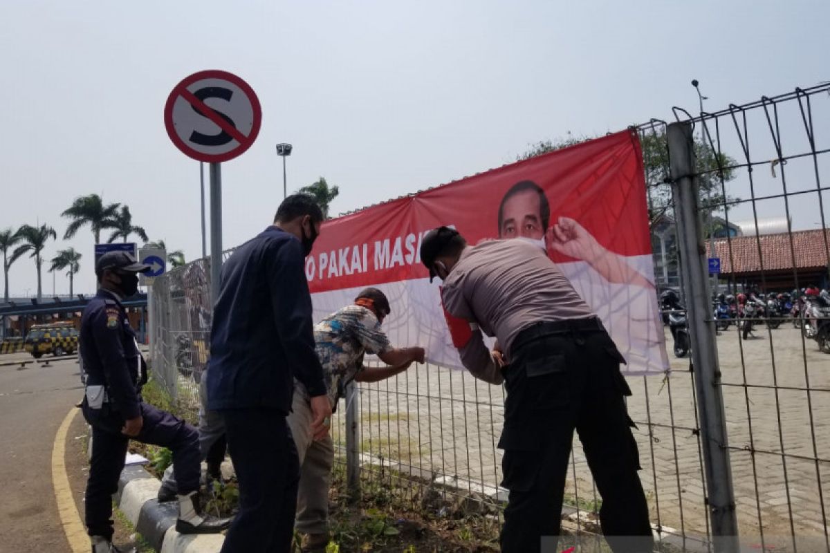 Polresta Bandara Soekarno-Hatta pasang ratusan spanduk 