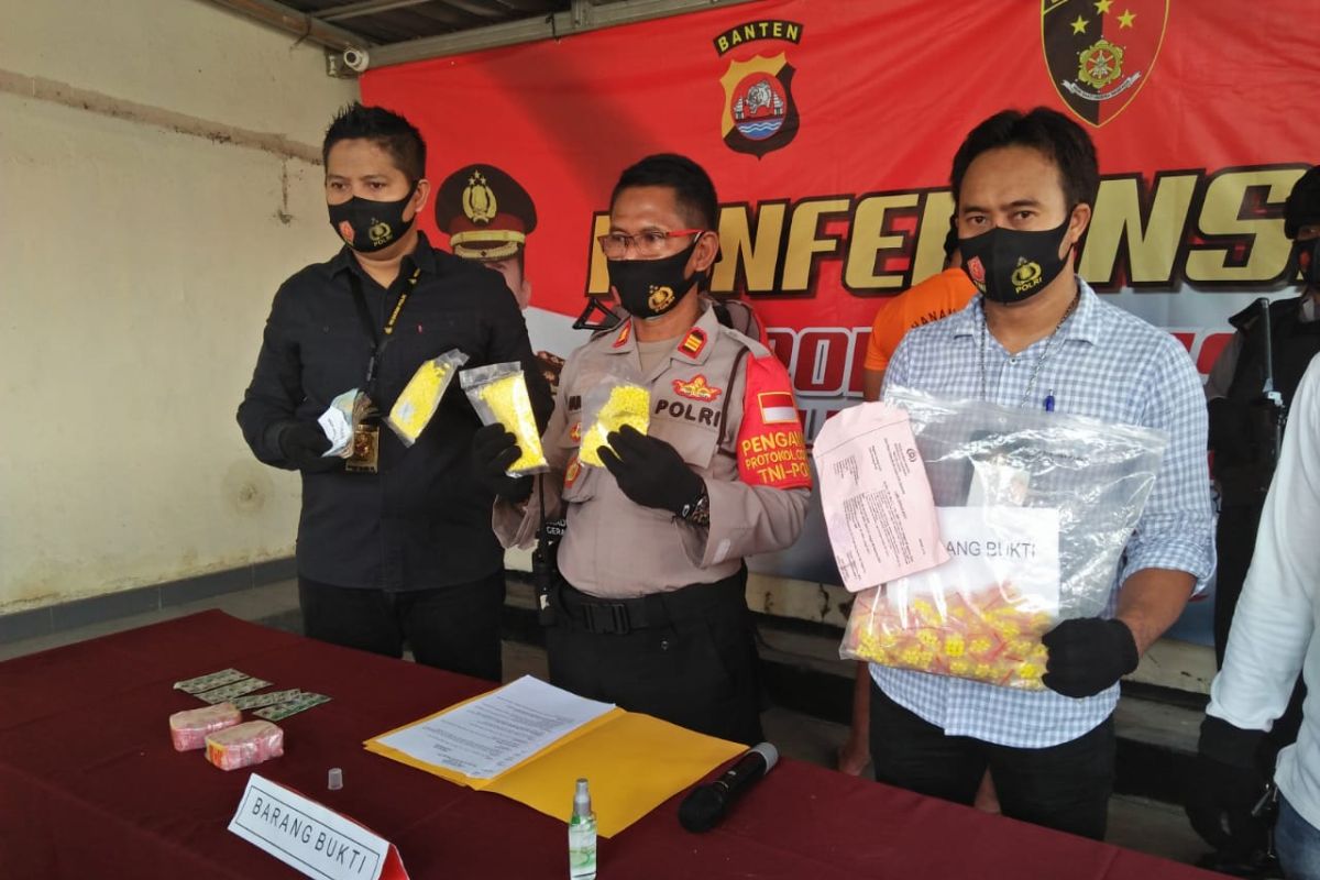Polsek Cisoka Tangerang tangkap penjual obat keras tanpa izin