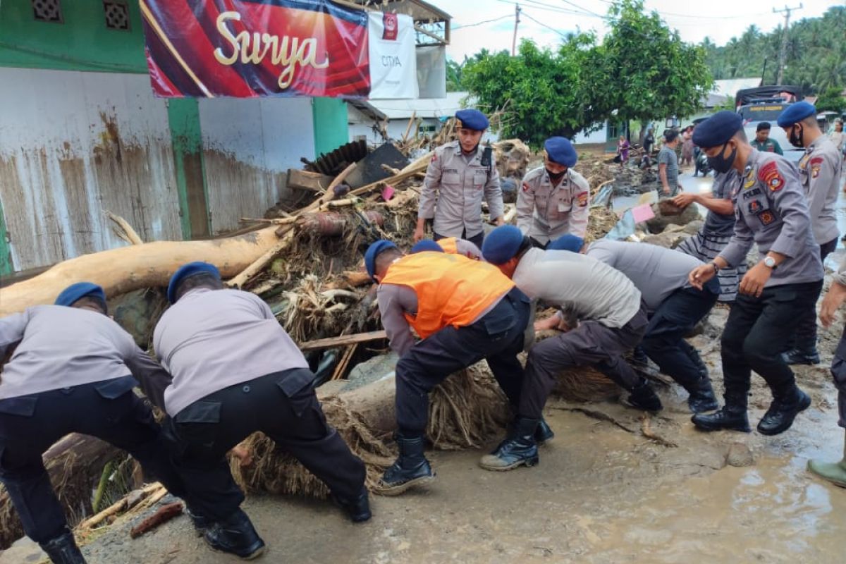 Tiga rumah warga hanyut akibat banjir di Bone Bolango