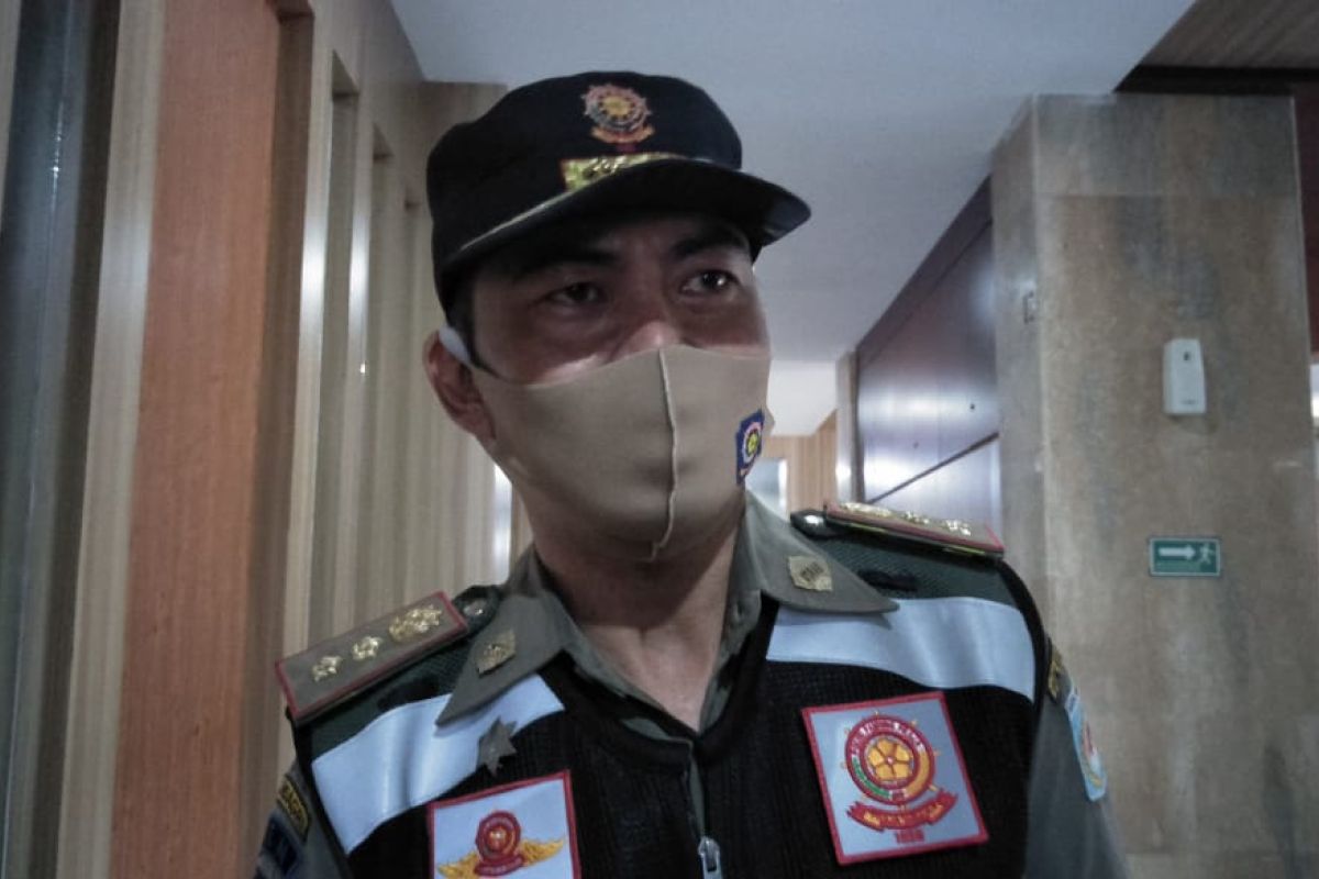 Satpol PP Mataram menyiapkan tim razia masker ASN