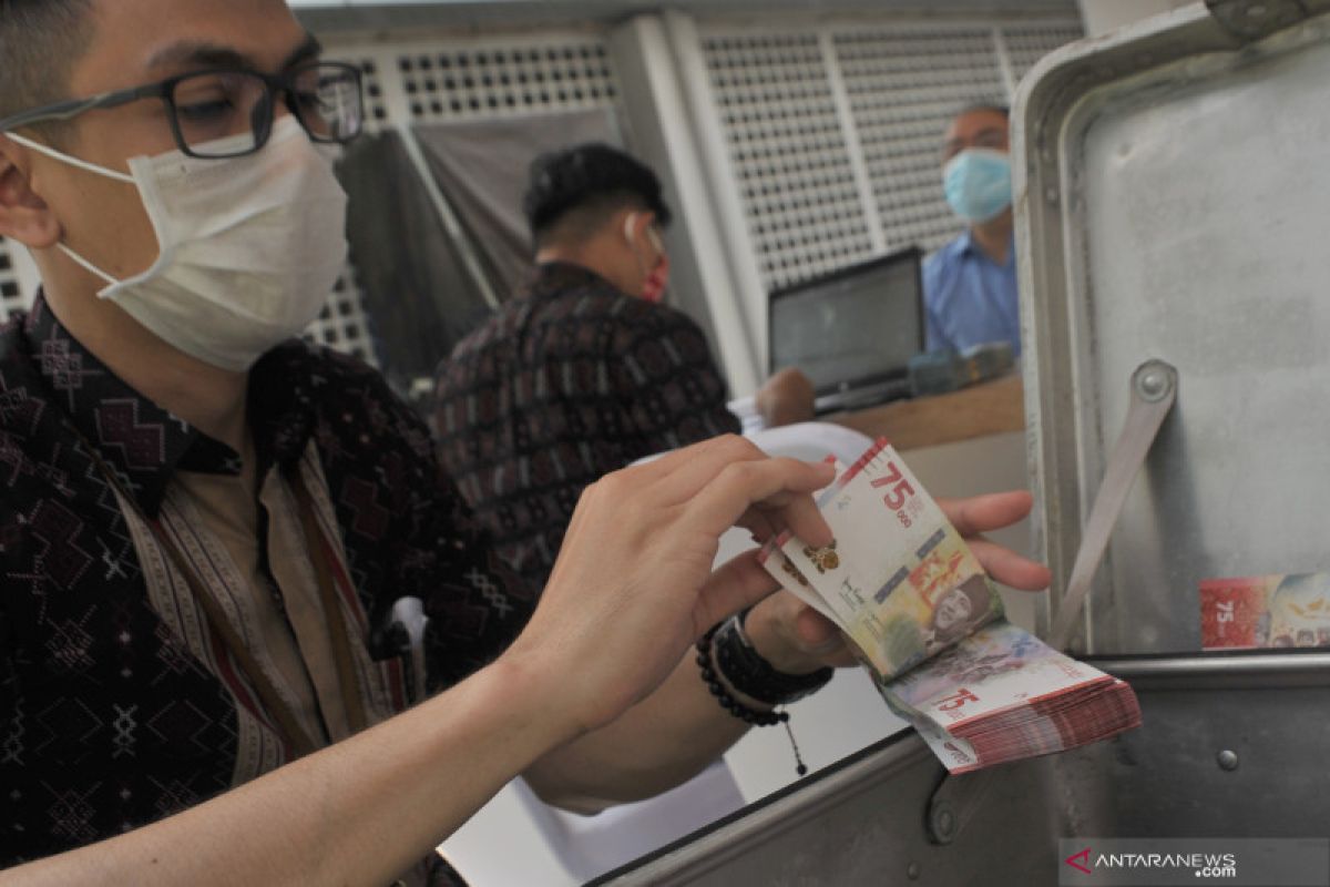 Rupiah to likely record another correction over PSBB re-imposition