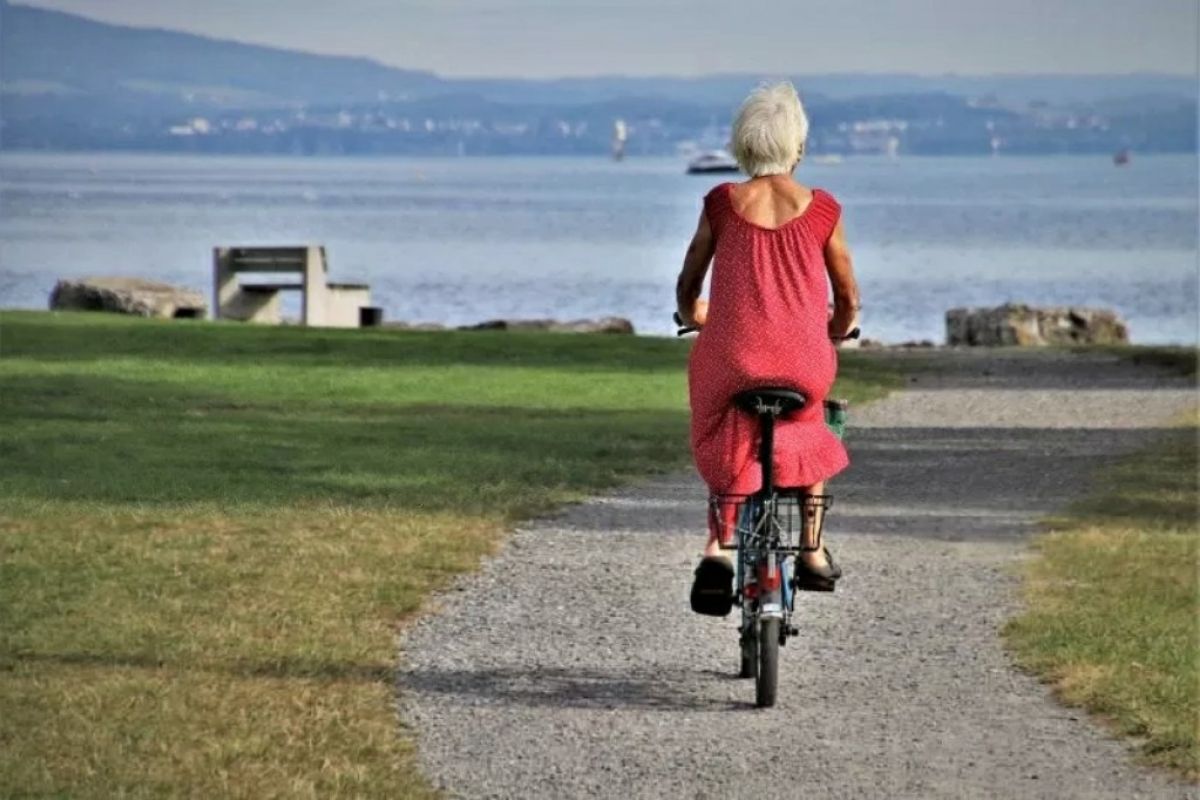 10 hal agar lansia tetap sehat saat adaptasi kebiasaan baru