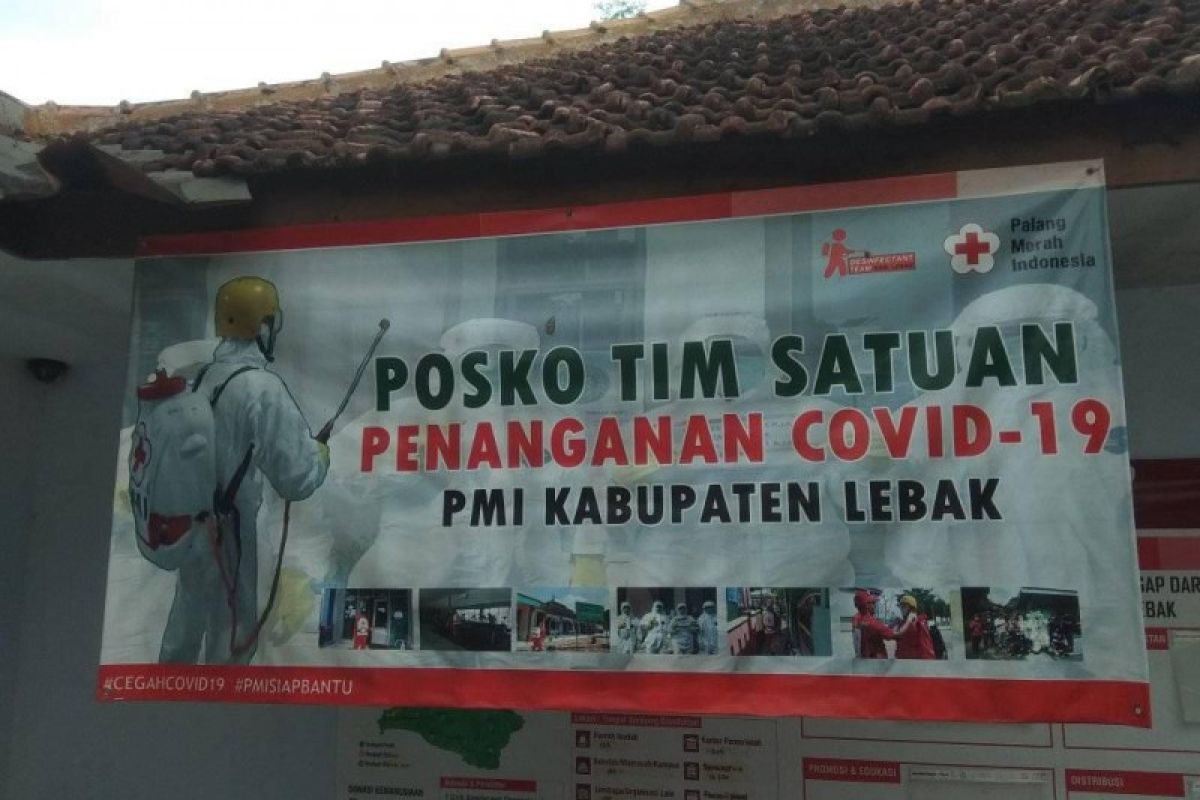 PMI Lebak buka posko penanganan COVID-19,  lakukan penyemprotan disinfektan