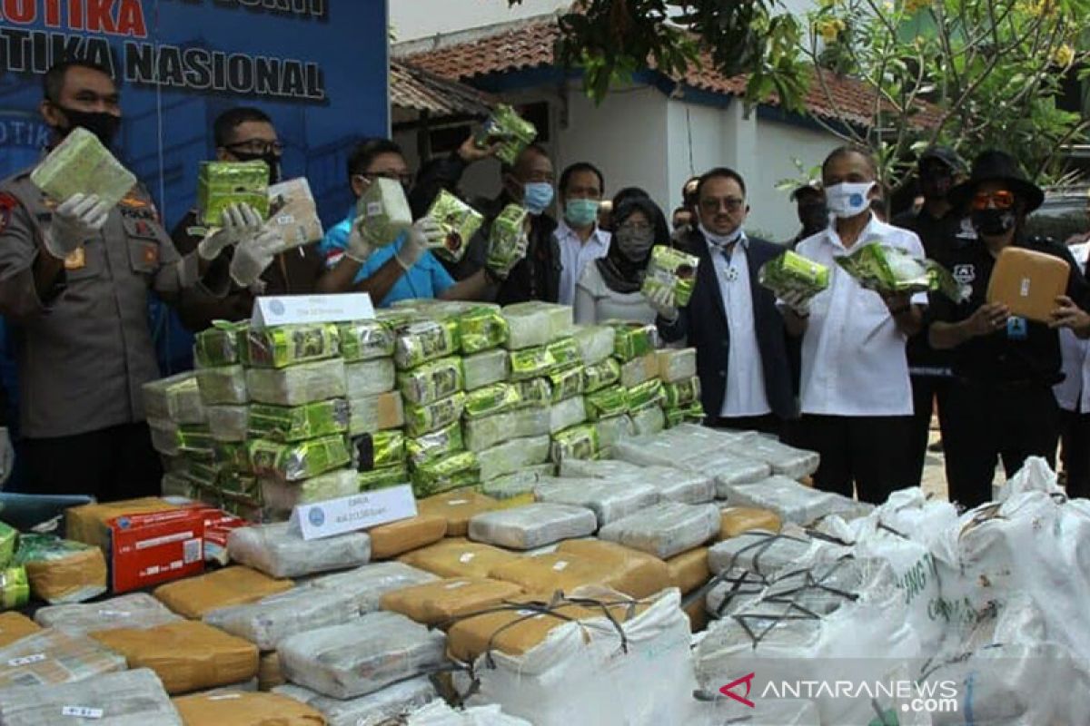 BNN musnahkan barang bukti 238 kg sabu-sabu dan 404 kg ganja