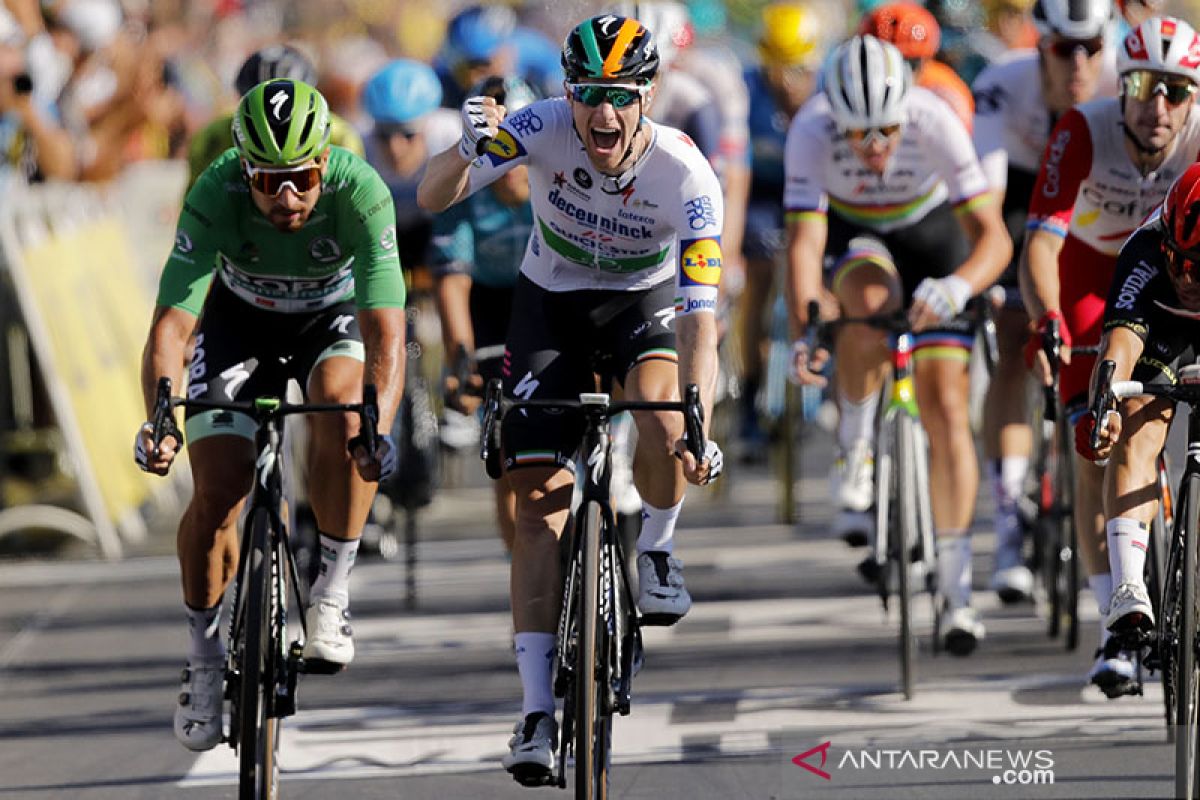 Bennett ukir kemenangan etape perdananya di Tour de France
