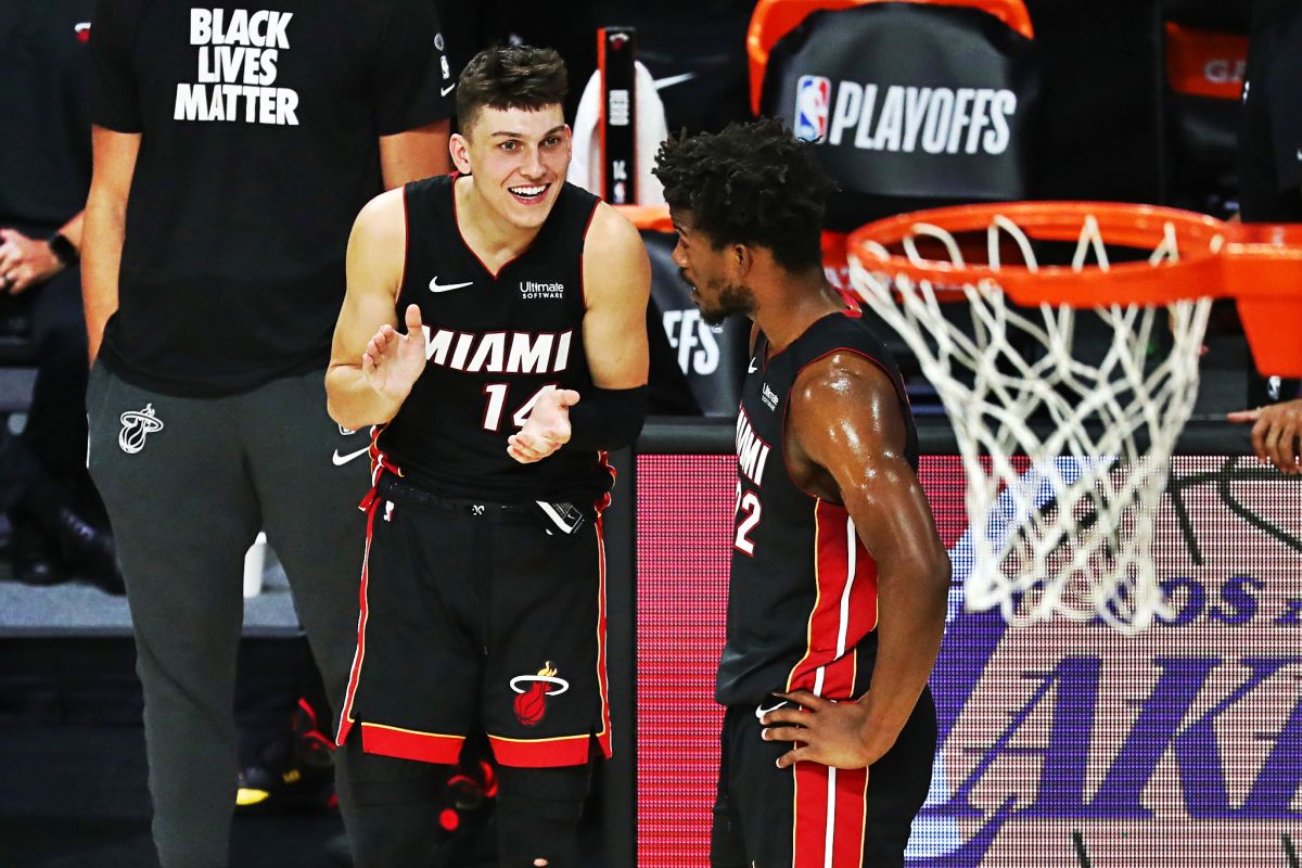 Unggulan kelima Miami Heat singkirkan Bucks untuk maju ke final Wilayah Timur