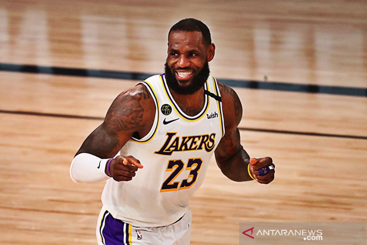 LeBron ukir rekor kemenangan saat Lakers hajar Rockets di gim ketiga