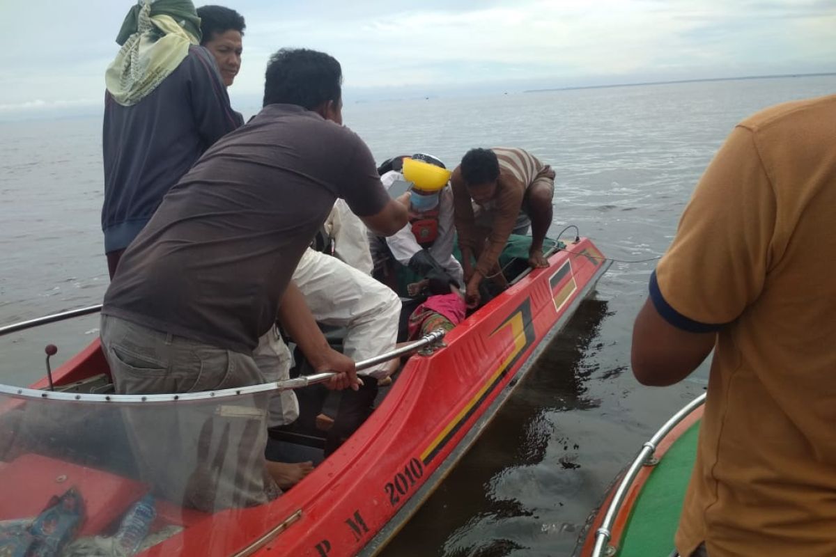 Dua korban kapal cepat yang terbakar di Sungai Kakap ditemukan meninggal