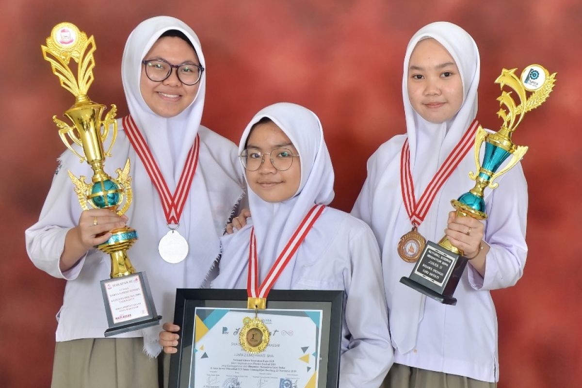 SMA Athirah Makassar  raih juara II karya ilmiah inovatif di Korsel