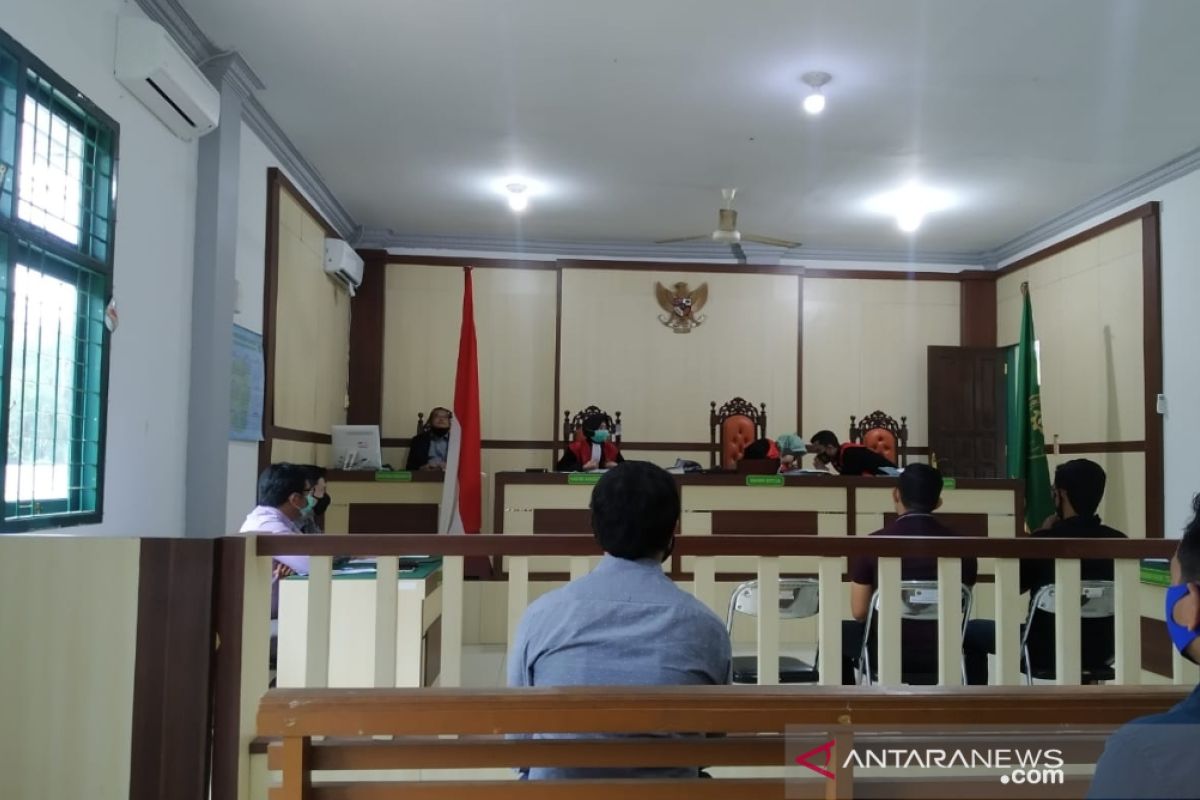 Sidang pemasangan plang Irwasda Polda Riau di Siak, hakim tolak polisi bersaksi