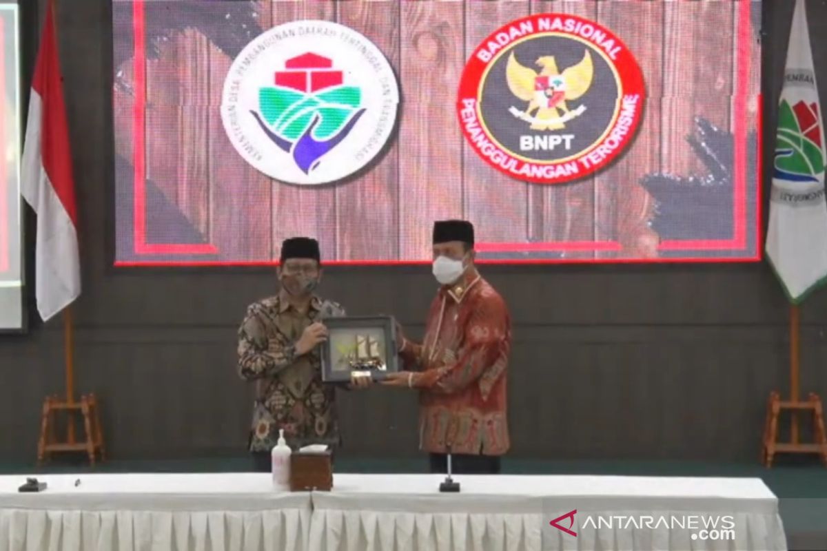 Kemendes PDTT dan BNPT tandatangani MoU penanggulangan terorisme di desa