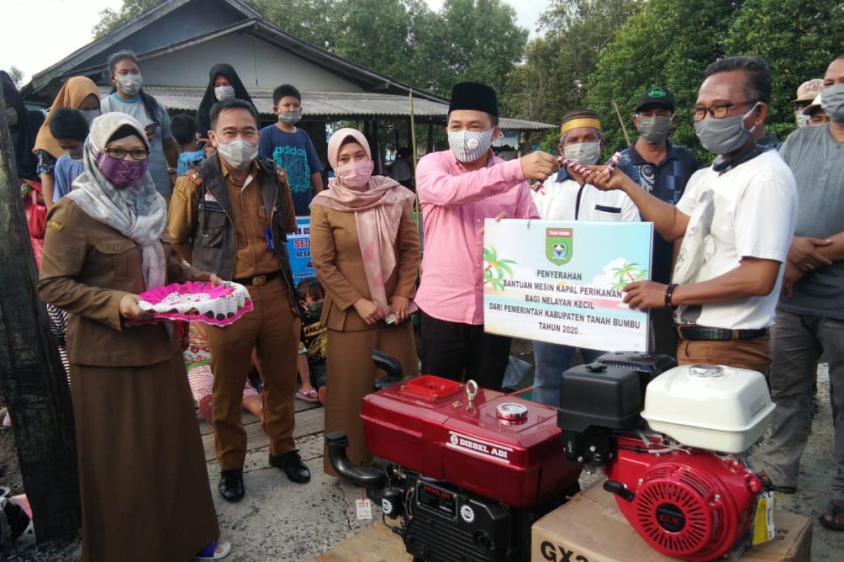 Pemerintah daerah tingkatkan perekonomian bidang perikanan