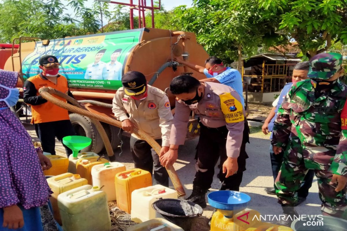 Pemkab Pamekasan distribusikan bantuan air bersih ke desa rawan kekeringan