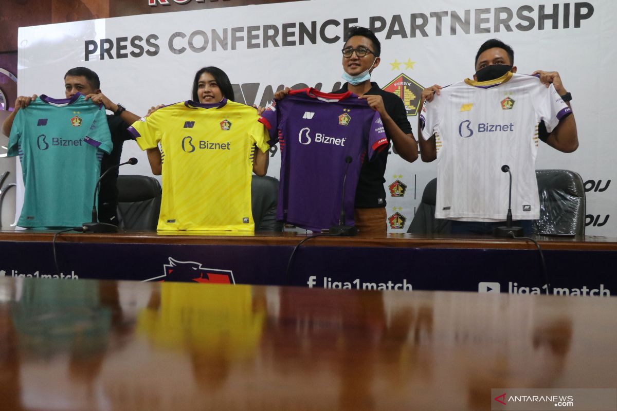 Persik Kediri gandeng Noij kenalkan jersey baru musim 2020