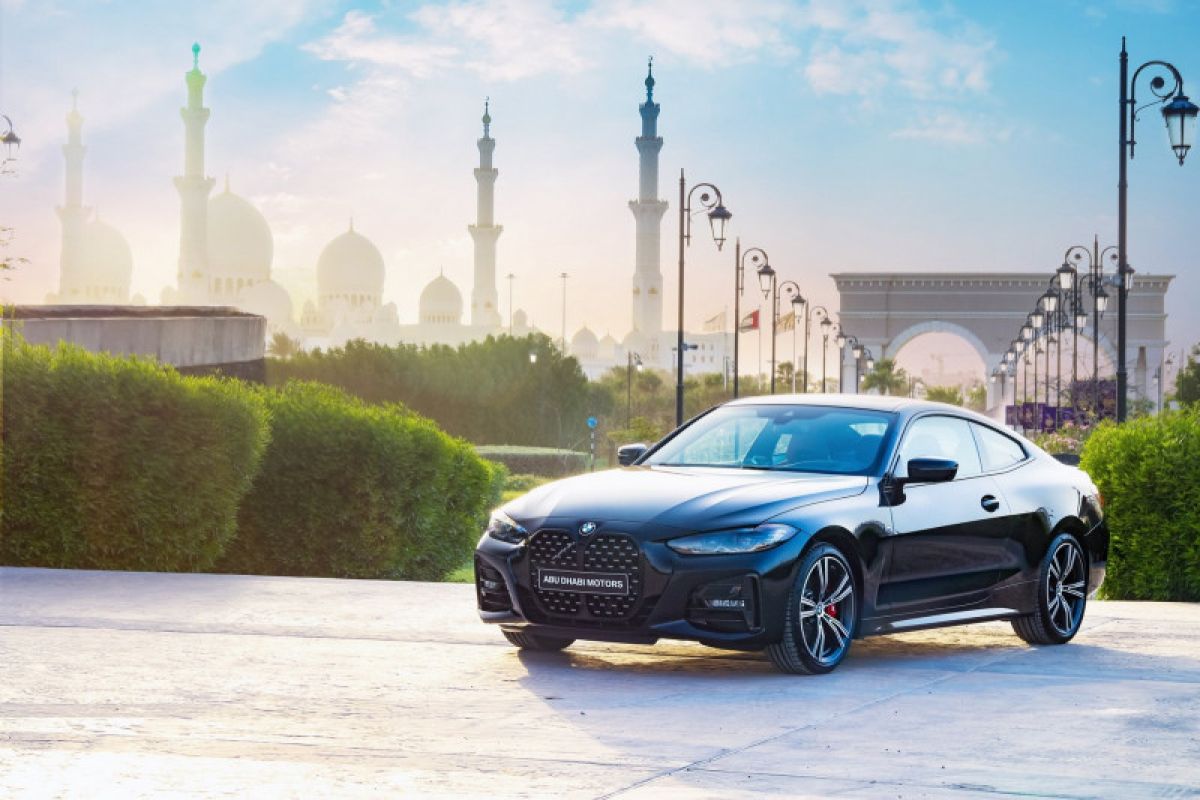BMW 4-Series Coupe Dark Edition 2021 cuma tersedia di Uni Emirat Arab