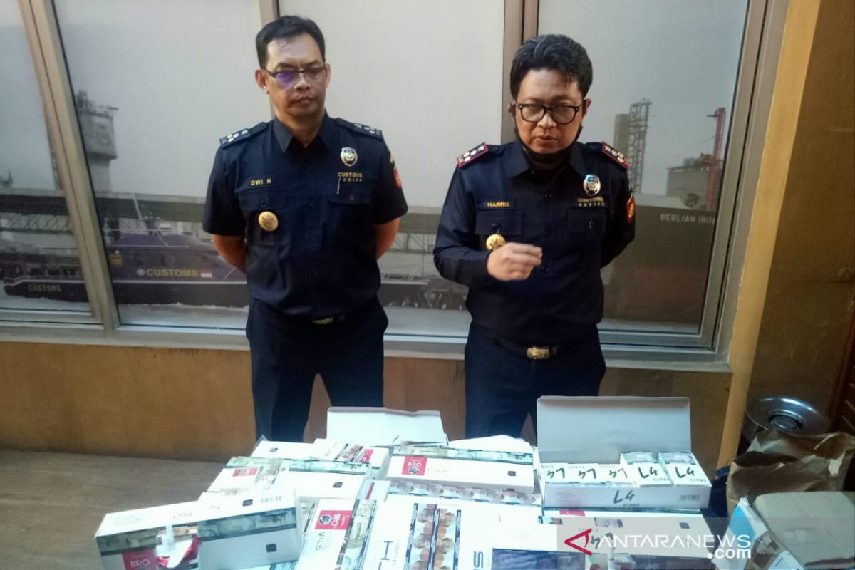 Bea cukai Palembang ungkap modus baru  penjualan rokok ilegal