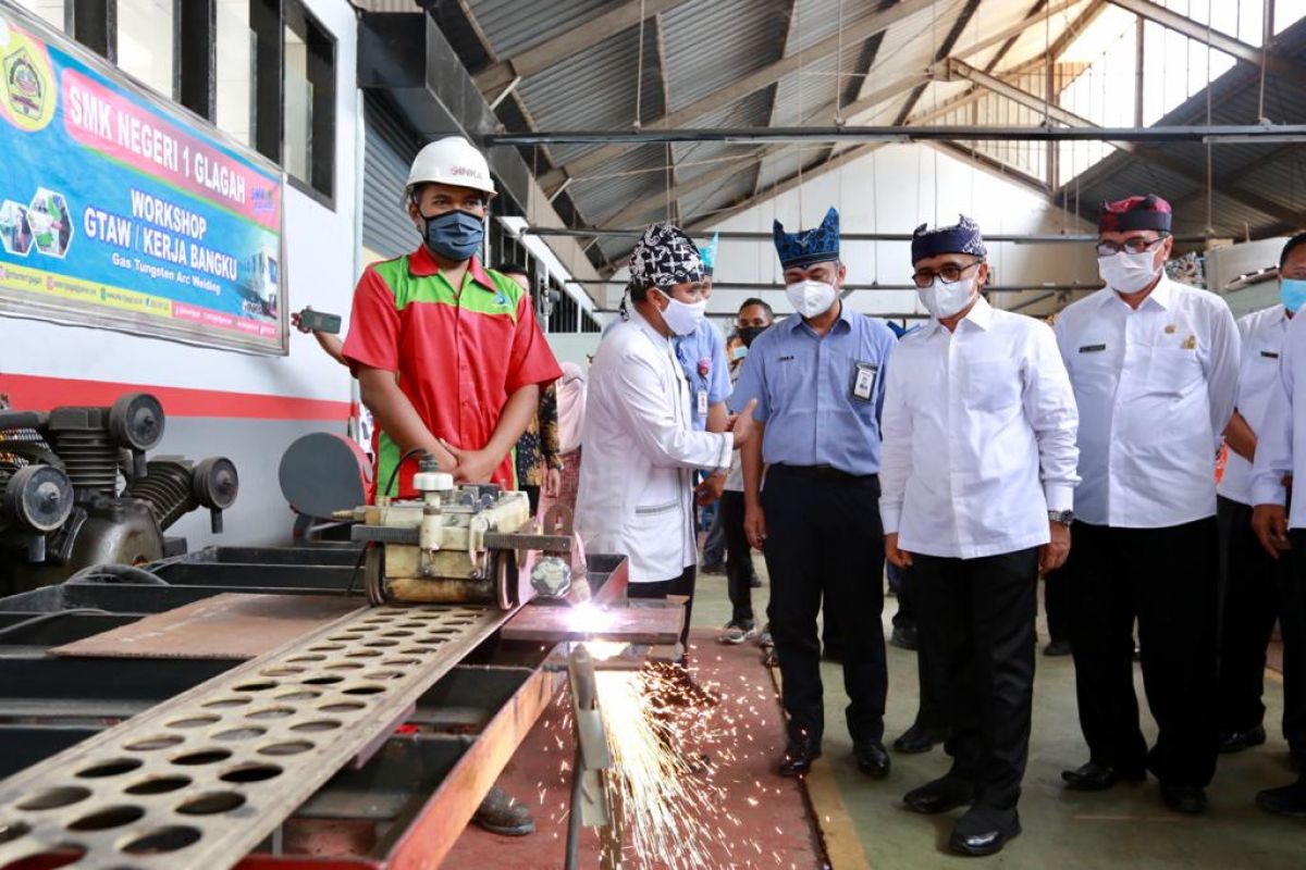 Kembangkan ekosistem pendukung industri, PT INKA gandeng SMK di Banyuwangi