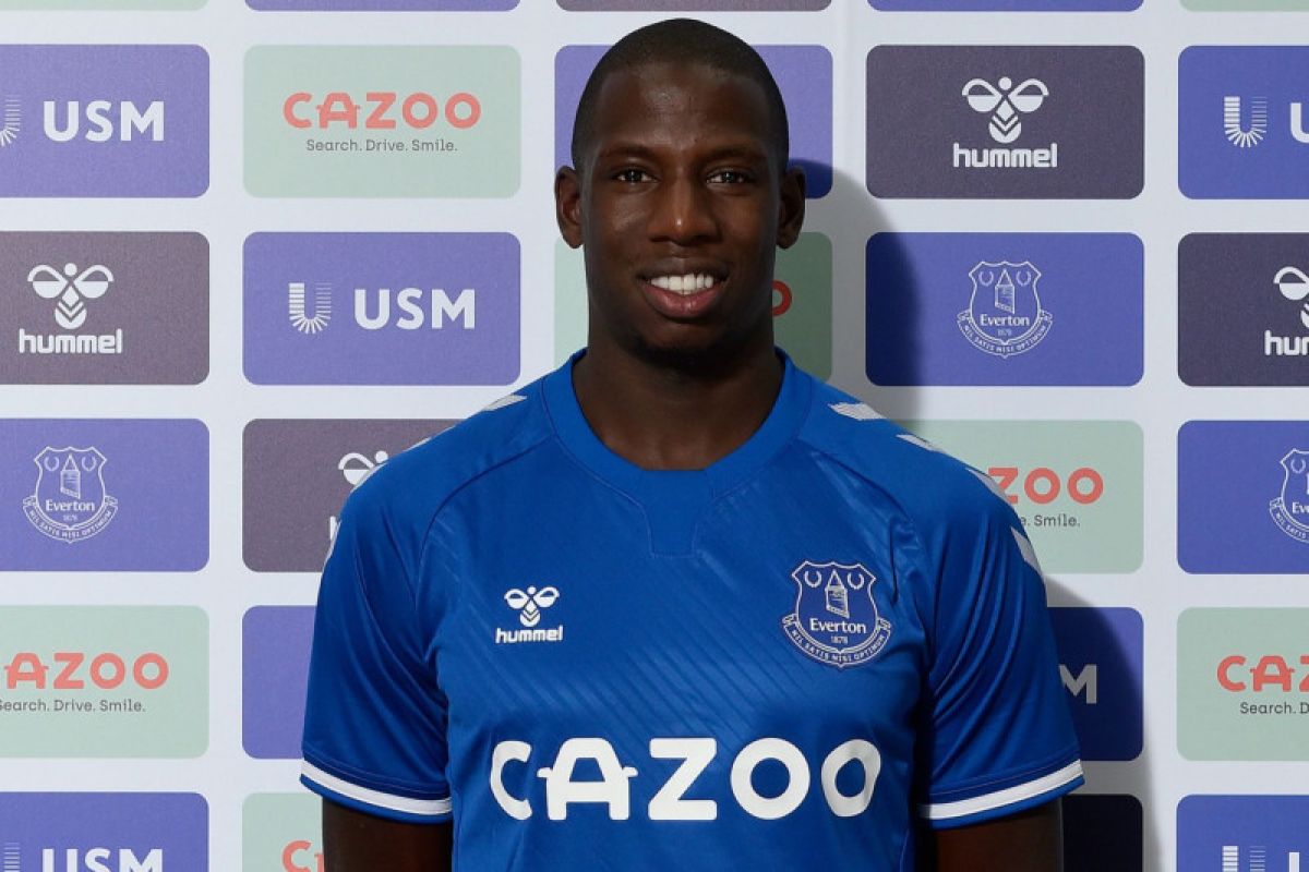 Abdoulaye Doucoure jadi pemain baru ketiga Everton musim ini