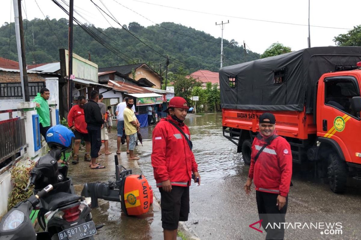 PT Semen Padang turunkan TRC bantu penanganan banjir