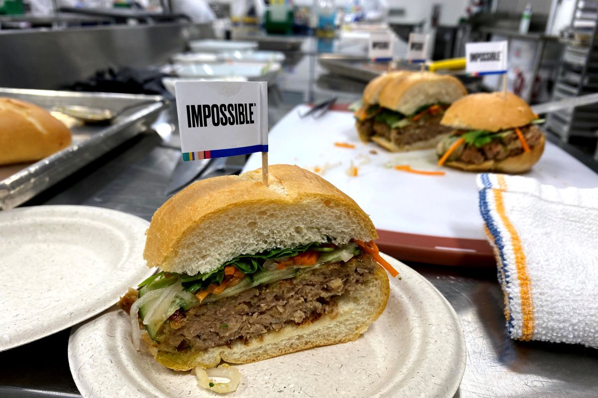 Produsen burger nabati AS jual sosis daging tiruan di Hong Kong