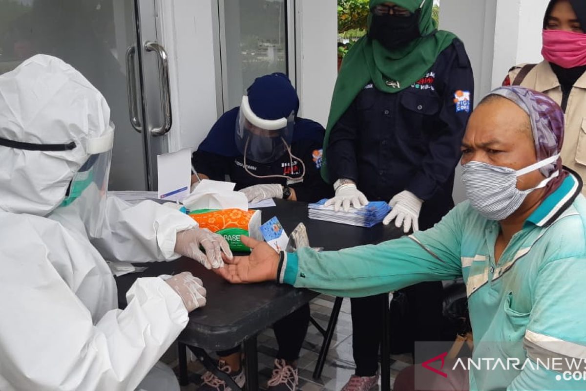 Puluhan warga di Kayong Utara tidak pakai masker langsung di tes cepat