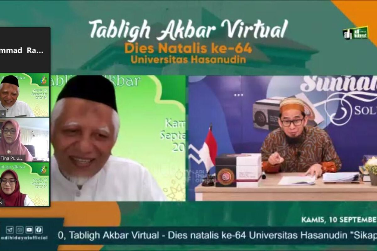 Ustadz Adi Hidayat beri tausiah dalam Tabligh Akbar Dies Natalis Unhas