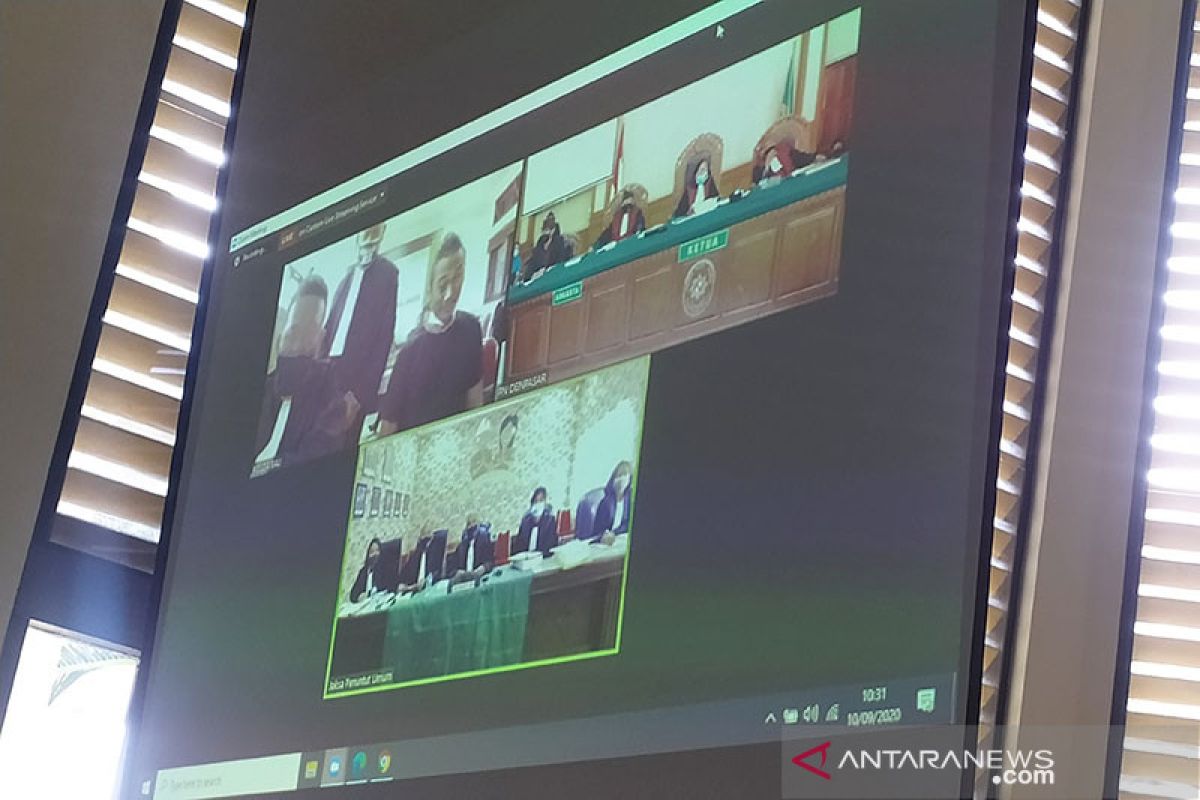 Jrx SID tolak sidang online, Ketua Majelis Hakim skors sidang 15 menit