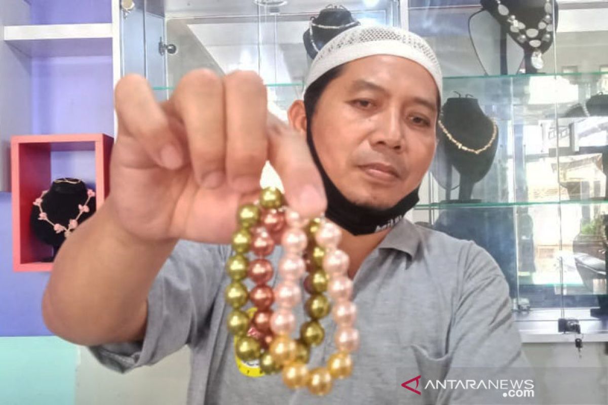 Perajin gembira, buyers dari 4 negara mulai beli mutiara Lombok