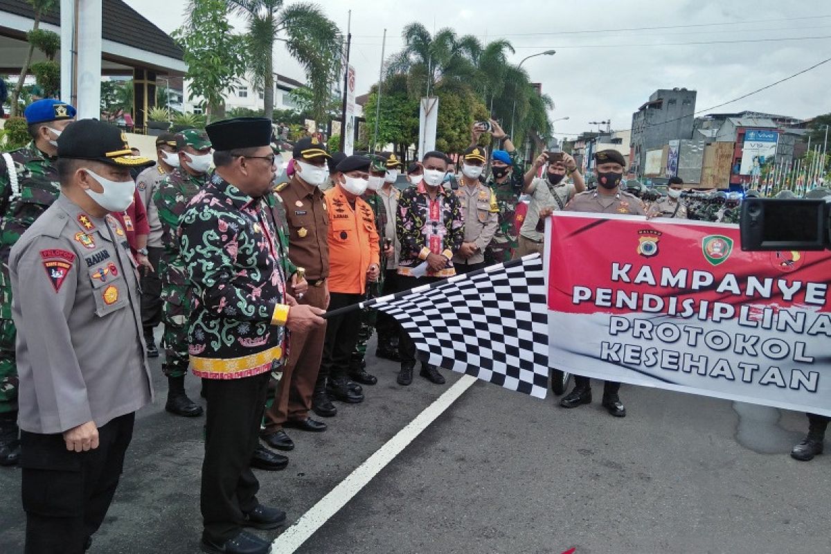 Gubernur Maluku : Turunkan baliho figur tidak gunakan masker