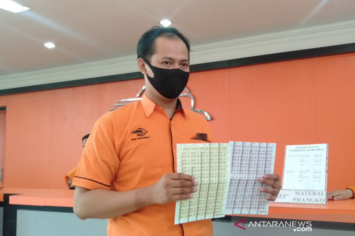 Kantor Pos Surakarta tunggu arahan Kemenkeu soal harga meterai