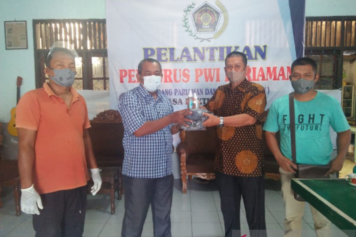 Kelurahan Pondok II Pariaman bagikan dua ribu masker meminimalisir penyebaran COVID-19