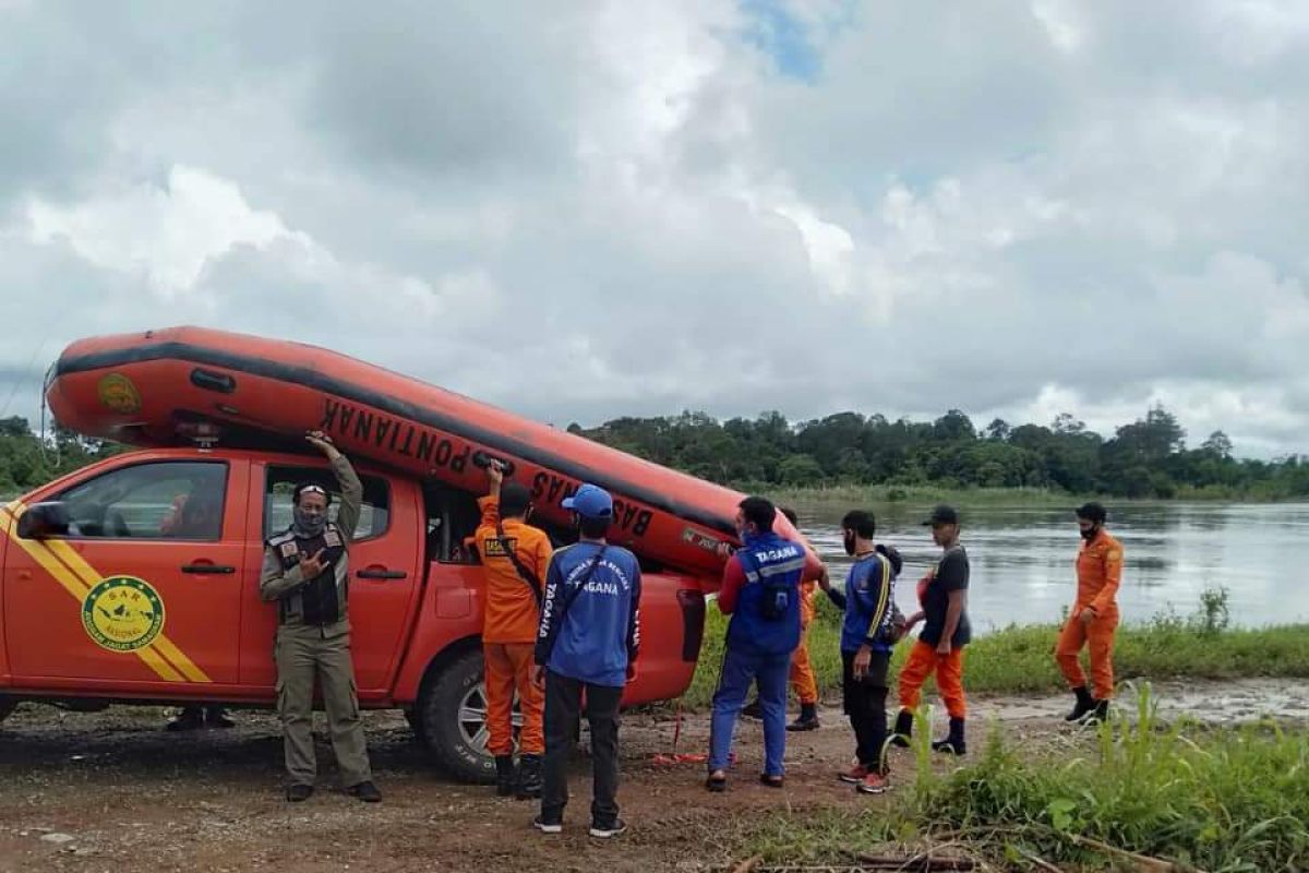 Kondisi banjir menyulitkan pencarian korban tenggelam di Sungai Uluk