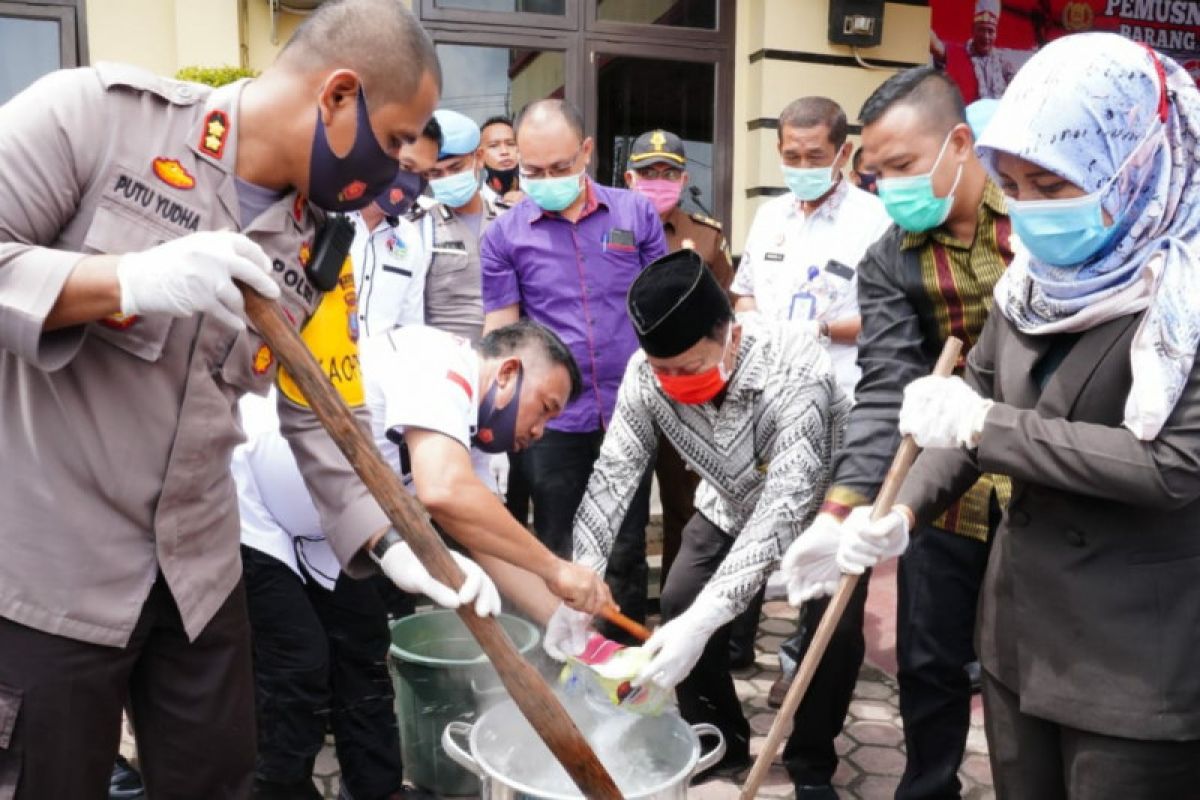 Polres Tanjung Balai musnahkan barang bukti sabu 6 kg