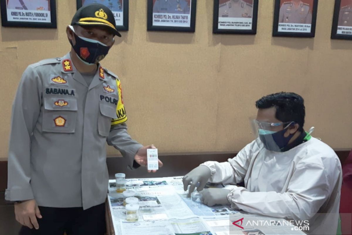 100 personel Polresta Banjarmasin tes urine cegah penyalahgunaan narkoba