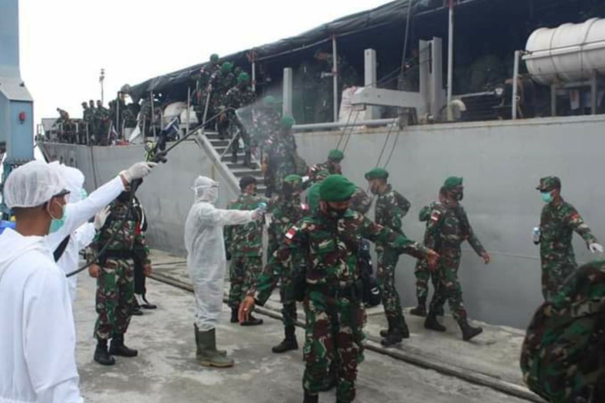 450 personel Satgas Pamtas tiba di Pelabuhan Dwikora Pontianak