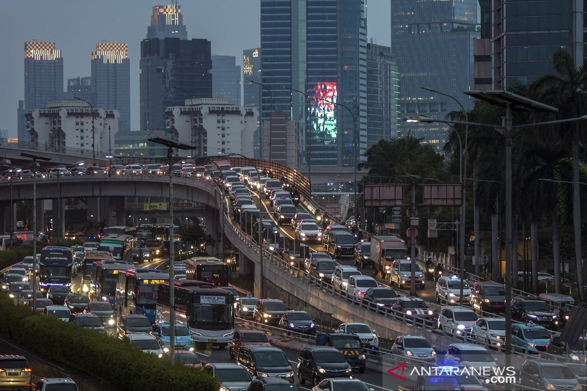 Sepekan Jakarta, PSBB total hingga resto tak berizin ditutup