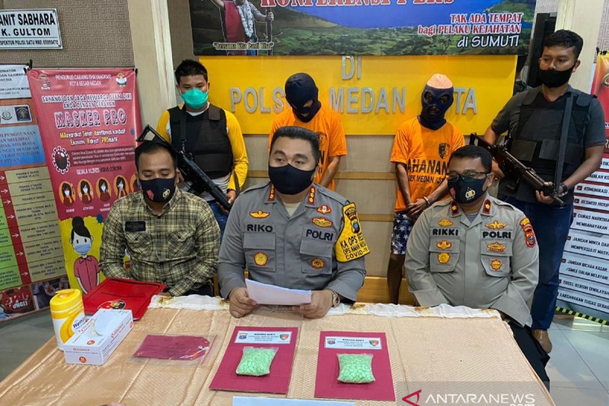 Polisi tangkap pengedar pil ekstasi di tempat hiburan malam di Medan