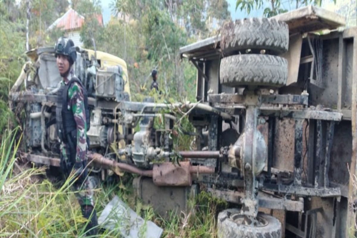 17 Personel Yonif/400 R alamai kecelakaan, dua prajurit meninggal