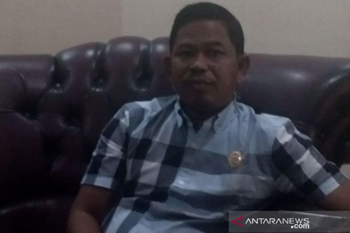 Tim Pansus DPRD Penajam bahas delapan Raperda secara maraton