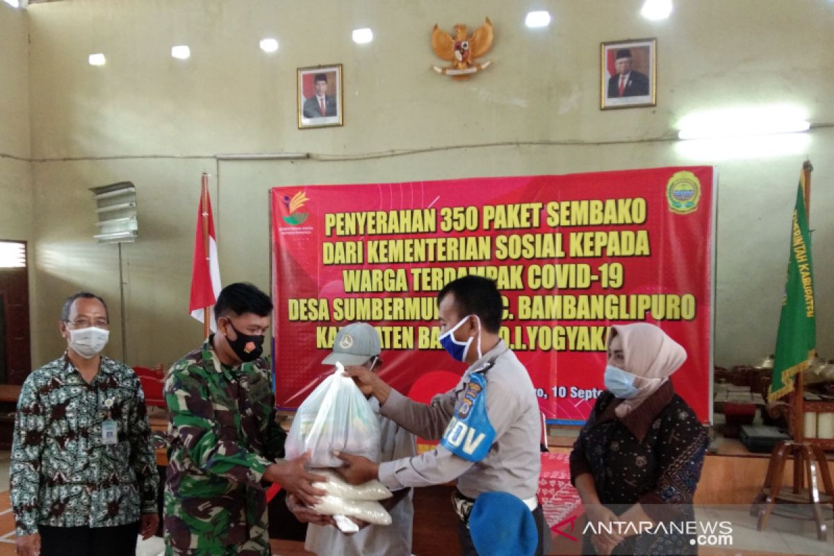 350 warga terdampak COVID-19 di Bantul dapat bantuan paket sembako Kemensos