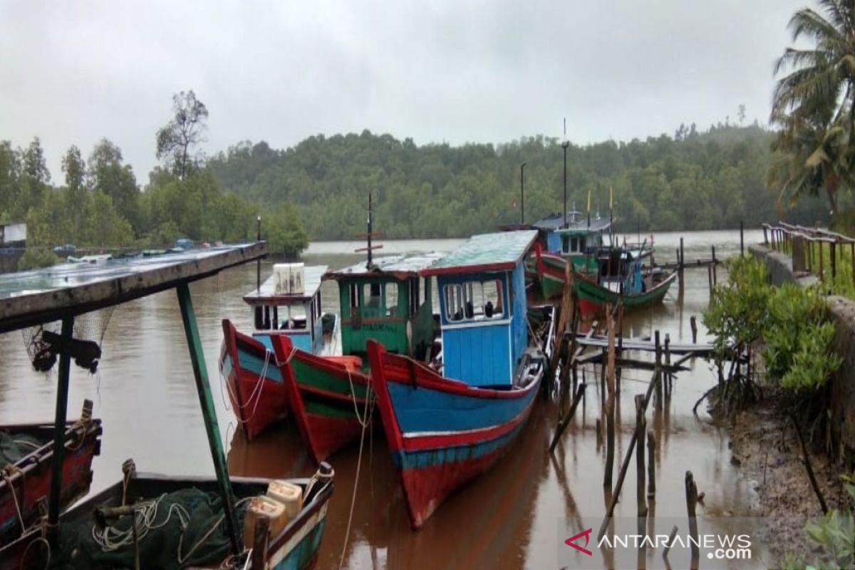 Terdampak COVID-19, pendapatan nelayan di Pantai Barat Madina menurun