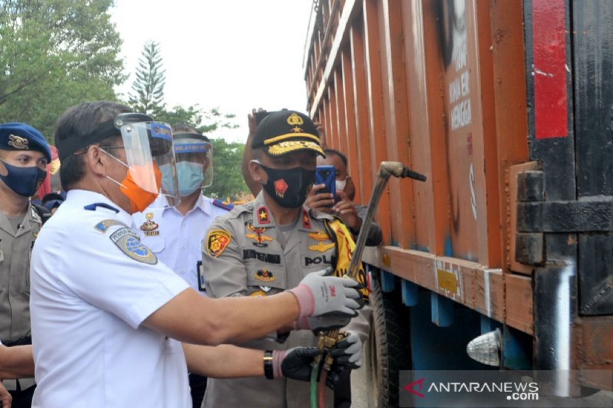 Kepolisian Sumsel gencarkan operasi truk kelebihan dimensi dan muatan