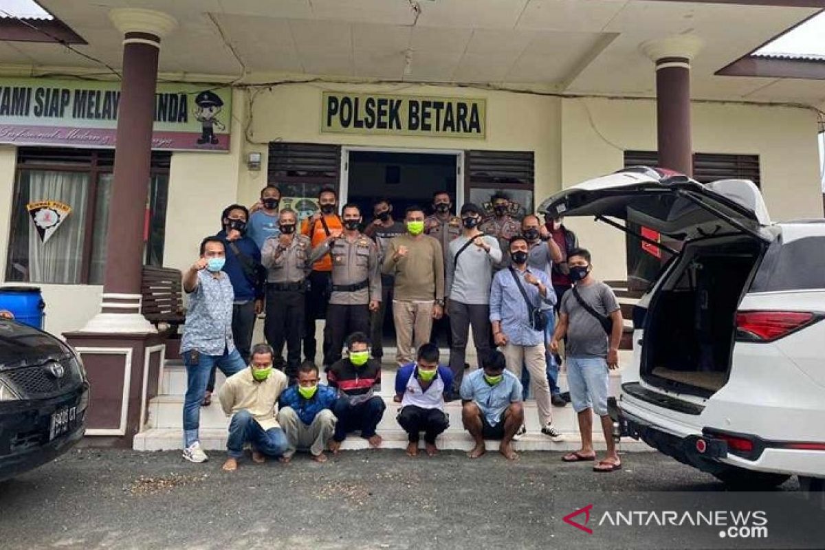 Polisi tangkap enam perampok di Kuala Betara Tanjab Barat