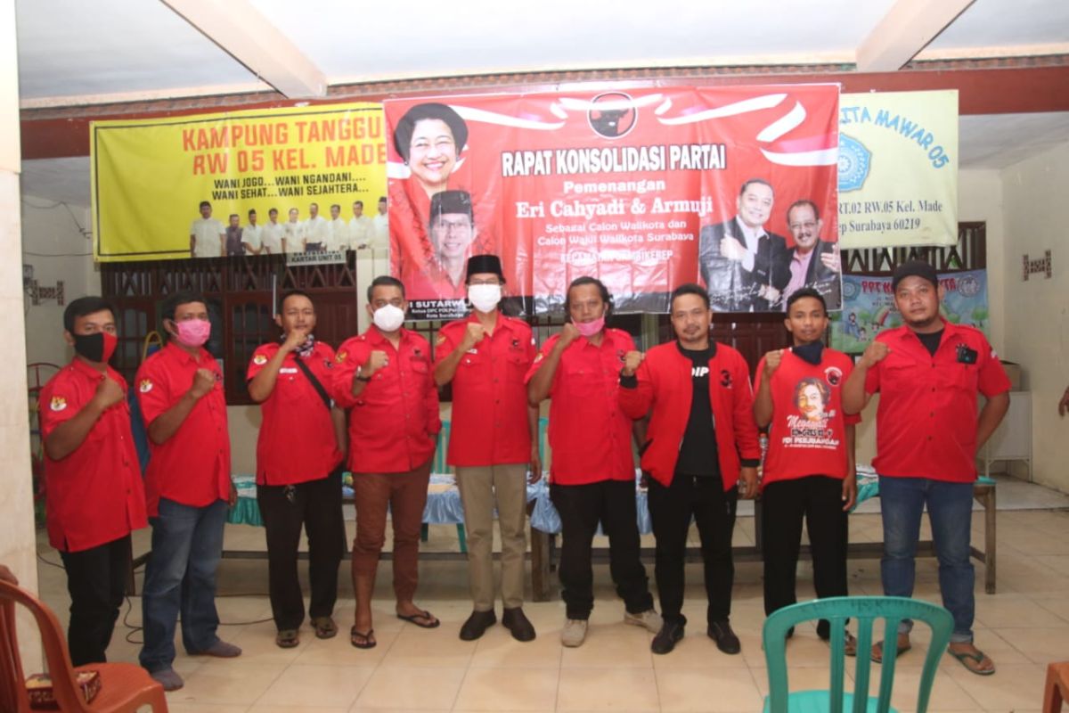 Kader PDIP Surabaya blusukan kampung kampanyekan Eri-Armuji