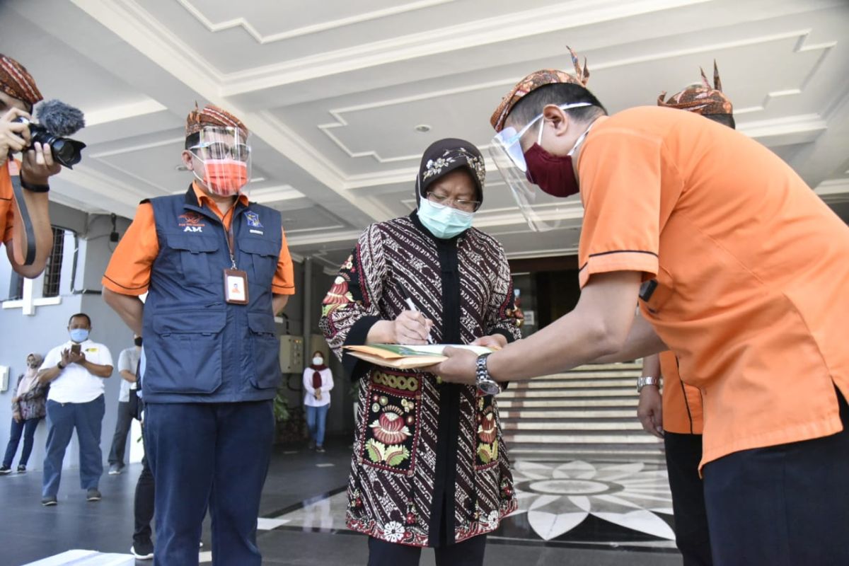 Pos Indonesia bantu alat PCR untuk penanganan COVID19 di Surabaya