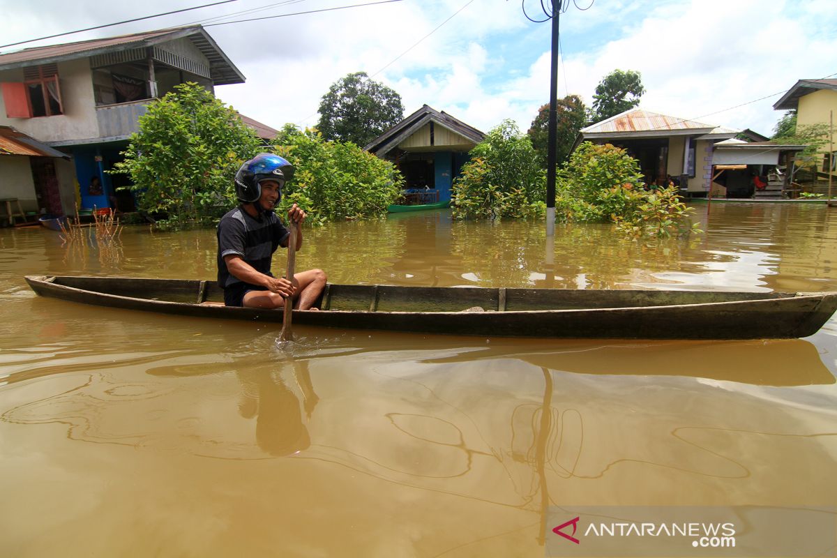 Kapuas Hulu di kepung banjir masyarakat di minta waspada